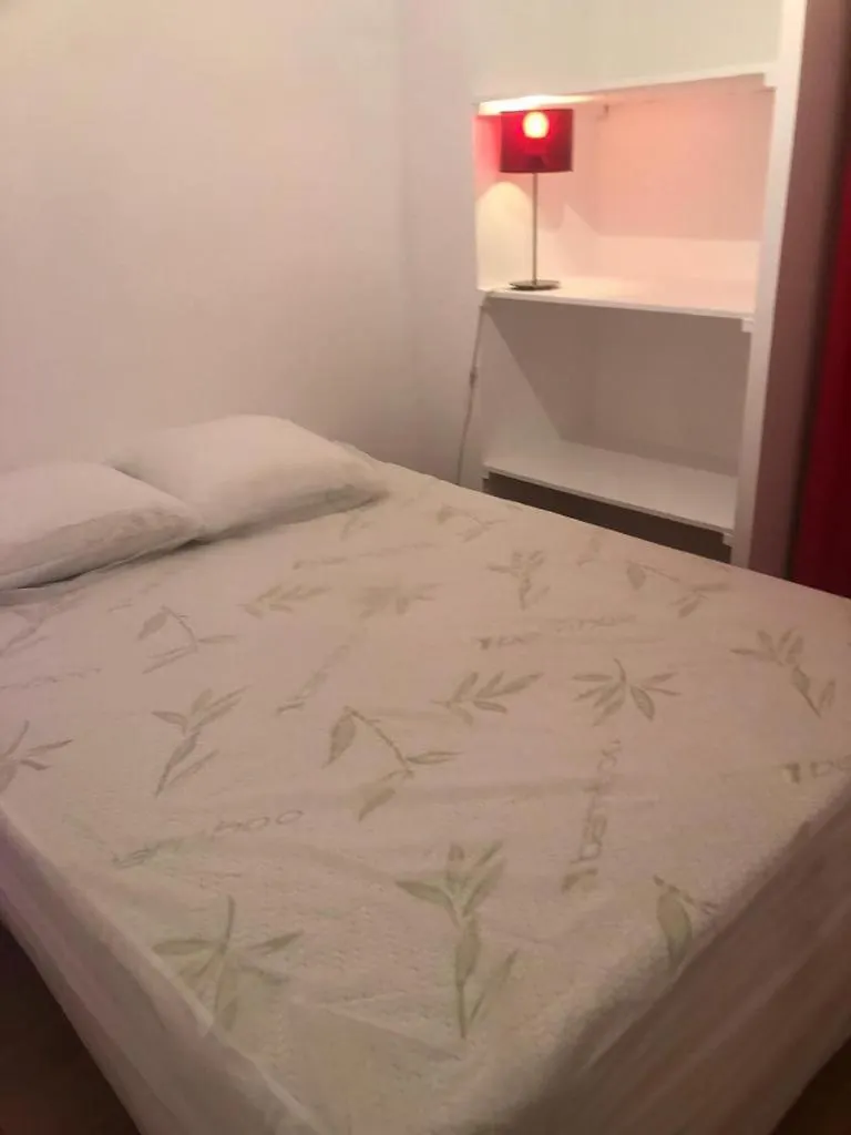 Apartment 2 Pieces Dans Impasse Fleurie Paris